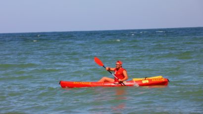 Nu vă riscaţi viaţa când ajungeţi la mare şi ţineţi cont de sfaturile salvamarilor!