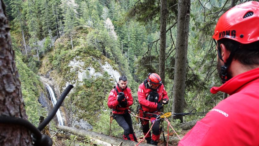 Intervenție dificilă pentru salvarea unui grup de turiști în Bucegi