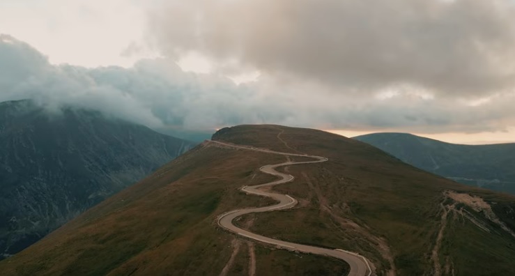 Circulaţia pe Transalpina, redeschisă în intervalul orar 8:00 – 18:00