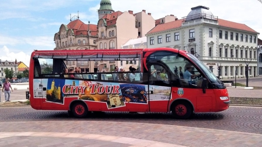 Autobuz turistic, la Oradea