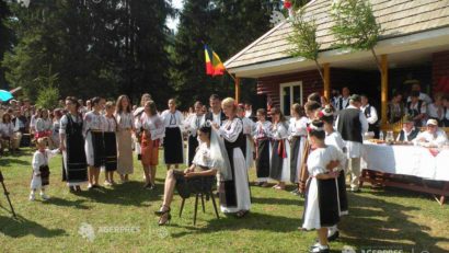 COVASNA: Festivalul de tradiţii populare româneşti ”Nedeia mocănească”, de Sântilie, la Valea Zânelor