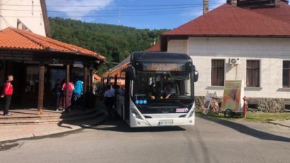 Accesul turiştilor în Salina Praid, cu autobuze electrice