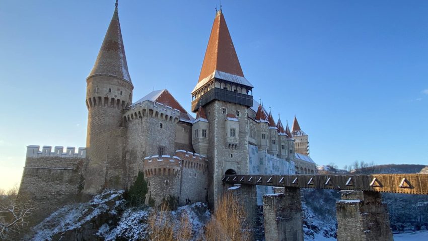 Castelul Corvinilor, închis de Crăciun şi de Anul Nou