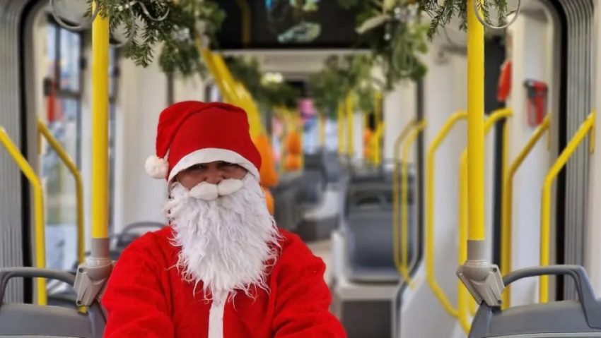 TIMIȘOARA: Tramvaiul lui Moș Crăciun va circula toată luna decembrie