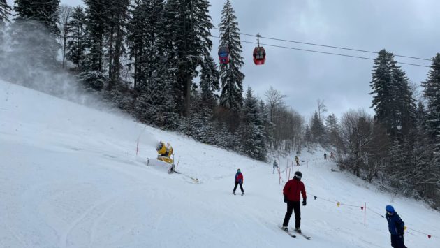 Se schiază în condiții foarte bune în Poiana Brașov