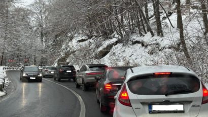 Sfaturile autorităților pentru evitarea traficului infernal din stațiunea Poiana Brașov