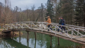 Pregătiri pentru sezonul turistic în parcul Domeniul Regal Săvârşin